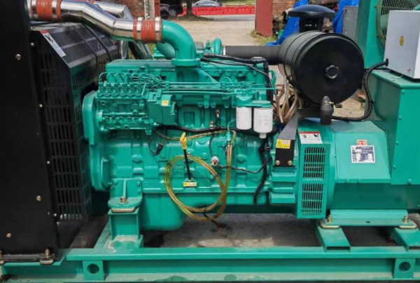 上柴发电机保养防冻液与散热器清洗